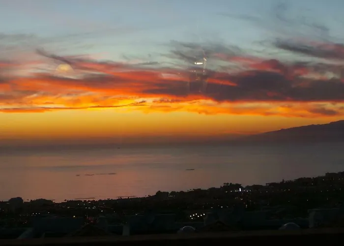 Apartment Sunset View And Pool In Paradise